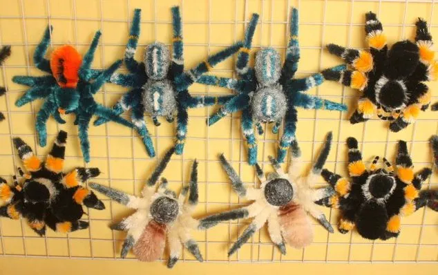17233 foam tarantula toy overview